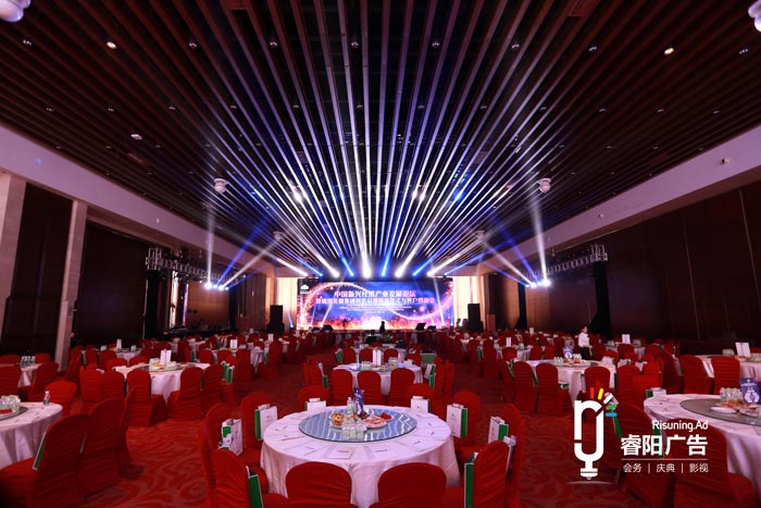 不同的舞臺(tái)場景，需要不同的燈光設(shè)計(jì)！